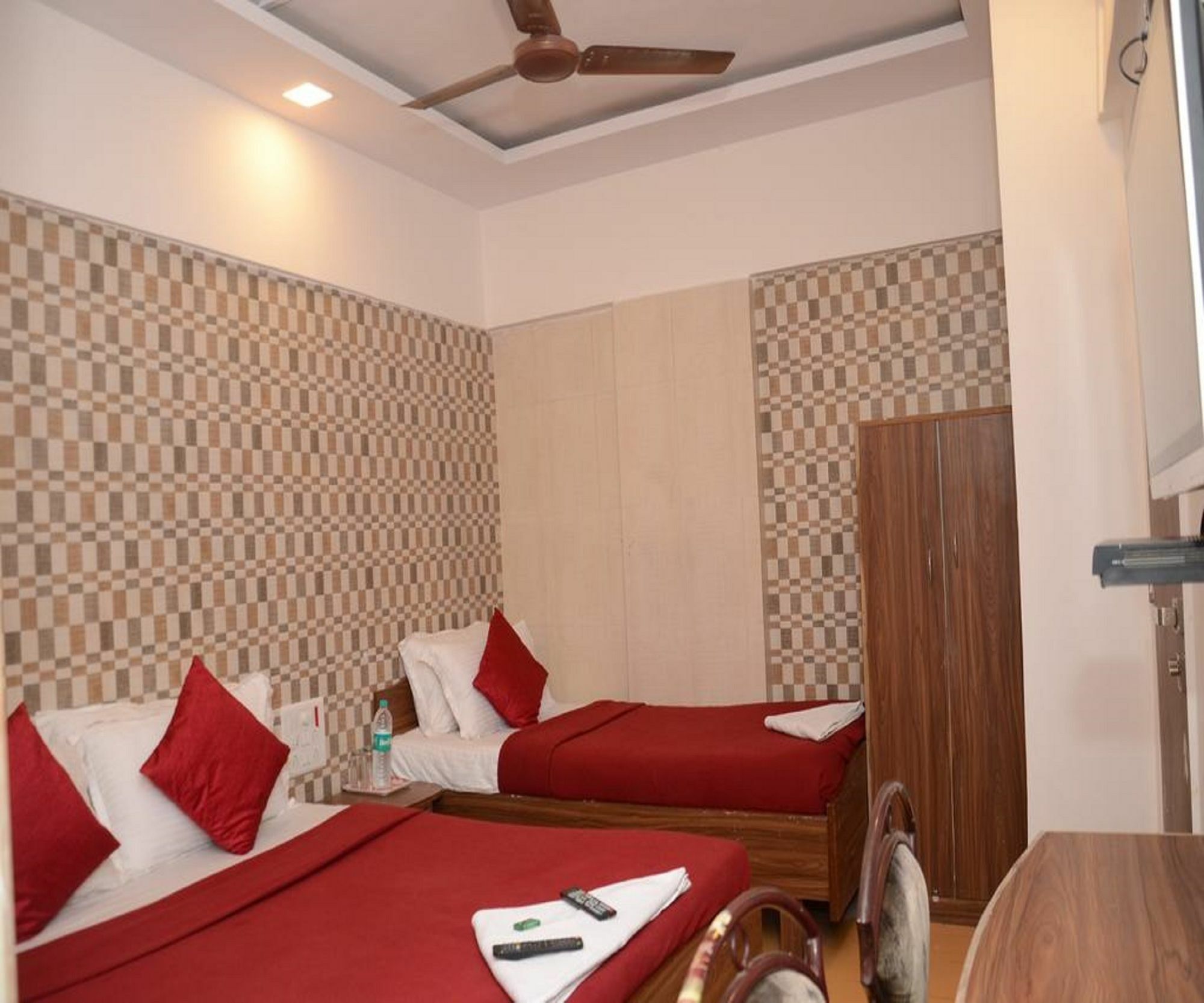 מומביי Anil Guest House מראה חיצוני תמונה